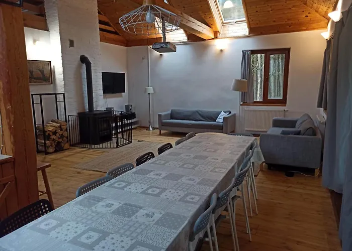 Dom Imprezowy Z Noclegami Lodge *