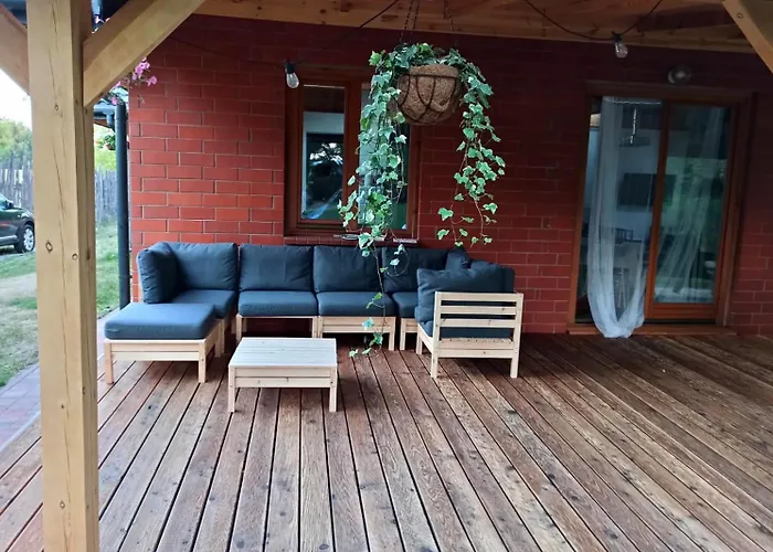 Lodge Dom Imprezowy Z Noclegami Dziecinow