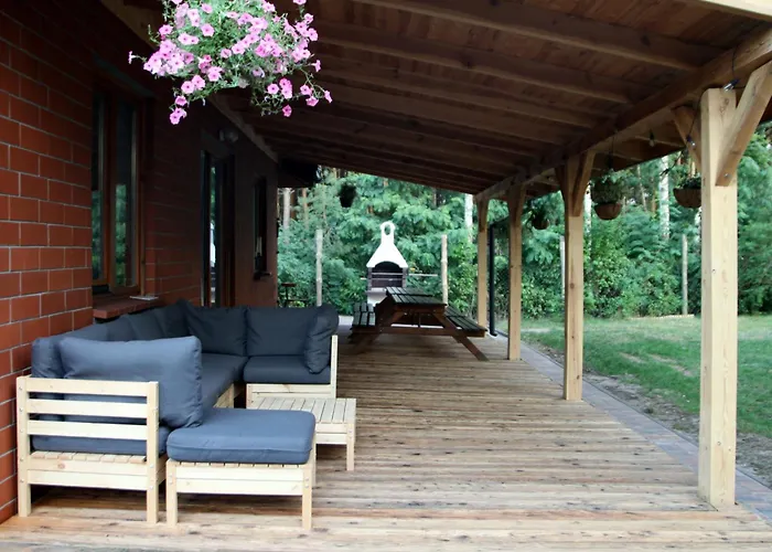 Dom Imprezowy Z Noclegami Lodge *