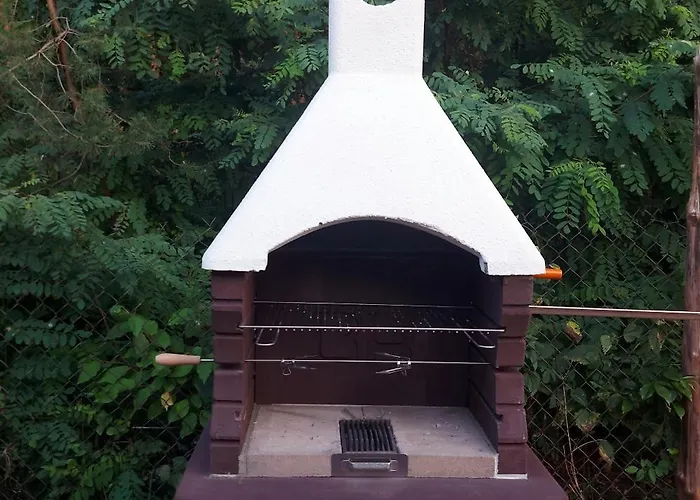 Lodge Dom Imprezowy Z Noclegami Dziecinow